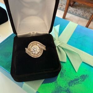 Elegant Silver Ring with Crystal Accent